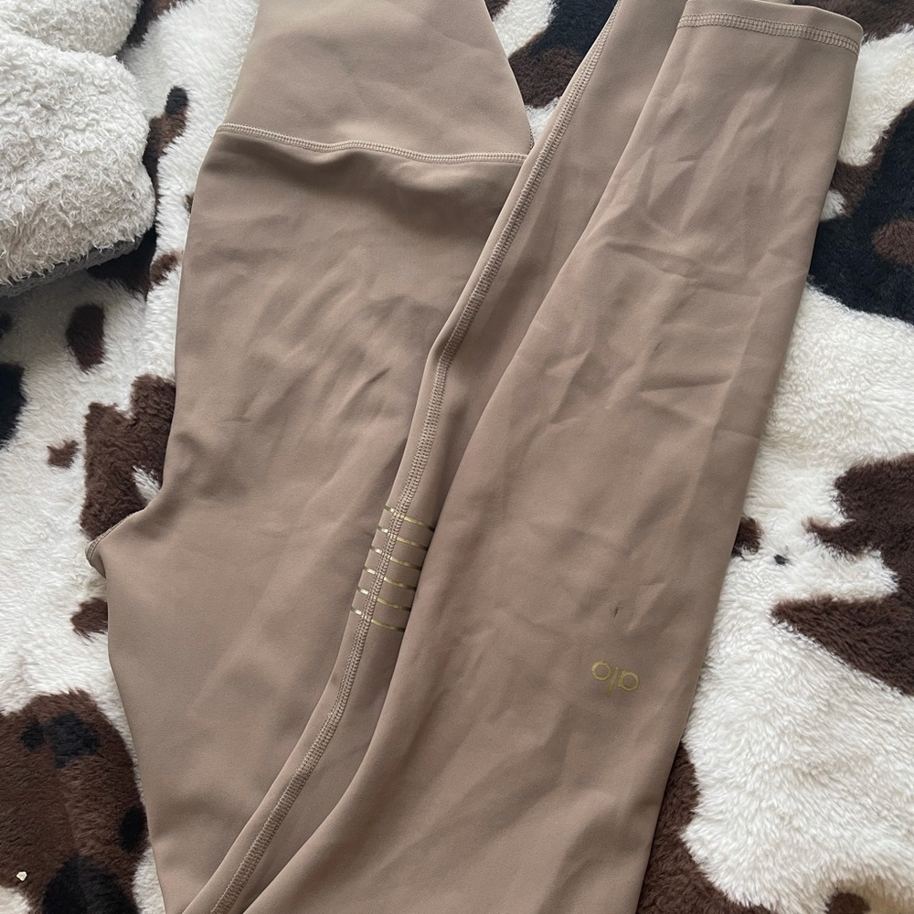 Alo tan leggings